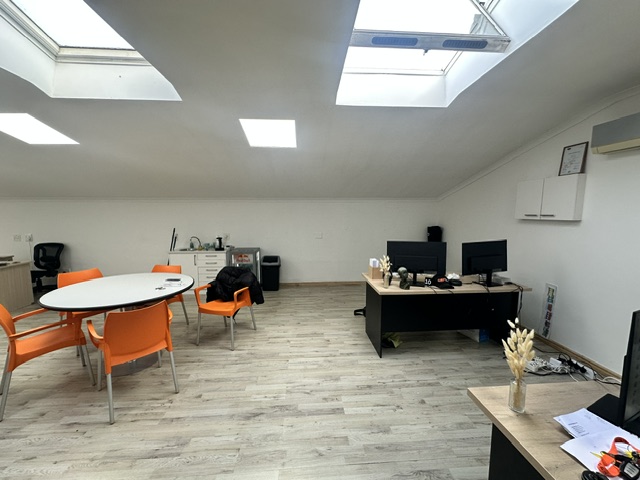 To Let Commercial Property for Rent in Claremont Western Cape